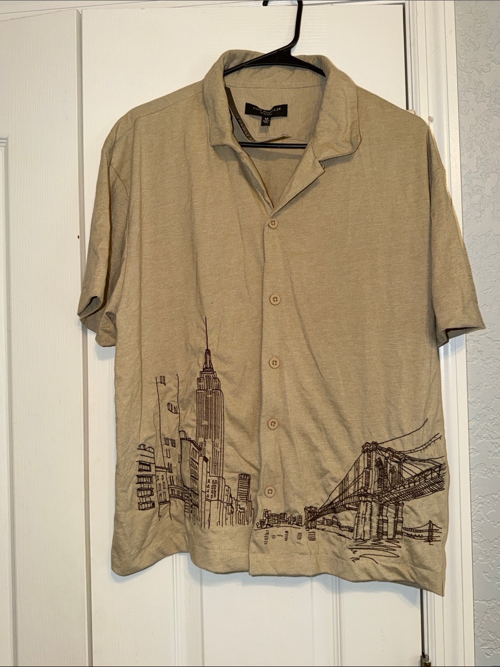 Mens NYC button up shirt NWT Vox Populi